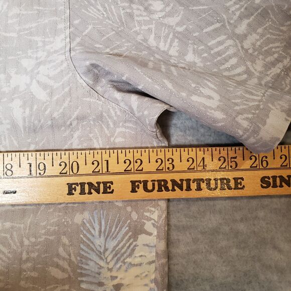 Tommy Bahama 100% Silk Hawaiian Aloha Shirt Mens M Gray Cream Palm Original Fit - Picture 4 of 5